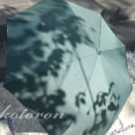 木目調のワンタッチ折りたたみ傘は高級感あり！