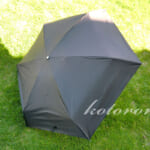 コンパクトな5段階折りたたみ傘(晴雨兼用)