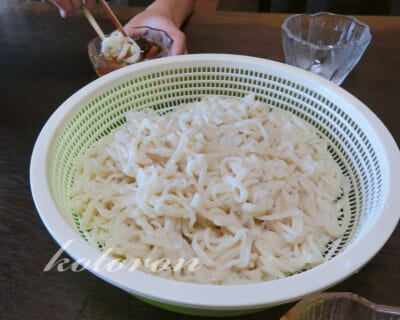 夏休みの宿題に手打ちうどんを作りました