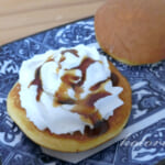 どら焼きの皮＊ホイップクリーム＋黒蜜