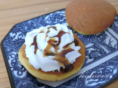 どら焼きの皮*ホイップクリーム+黒蜜