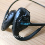 耳穴をふさがないワイヤレスヘッドセット