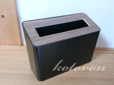 ベッドサイドにピッタリ!スリム卓上ゴミ箱