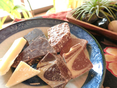 家族向けバレンタイン「割れチョコメガミックス 2kg」たっぷり♪