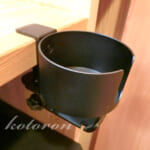 パソコンデスクに「ドリンク＆ヘッドホンホルダー」これは使える！